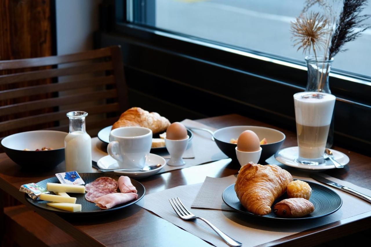 Hotel Oasis Moutier Экстерьер фото