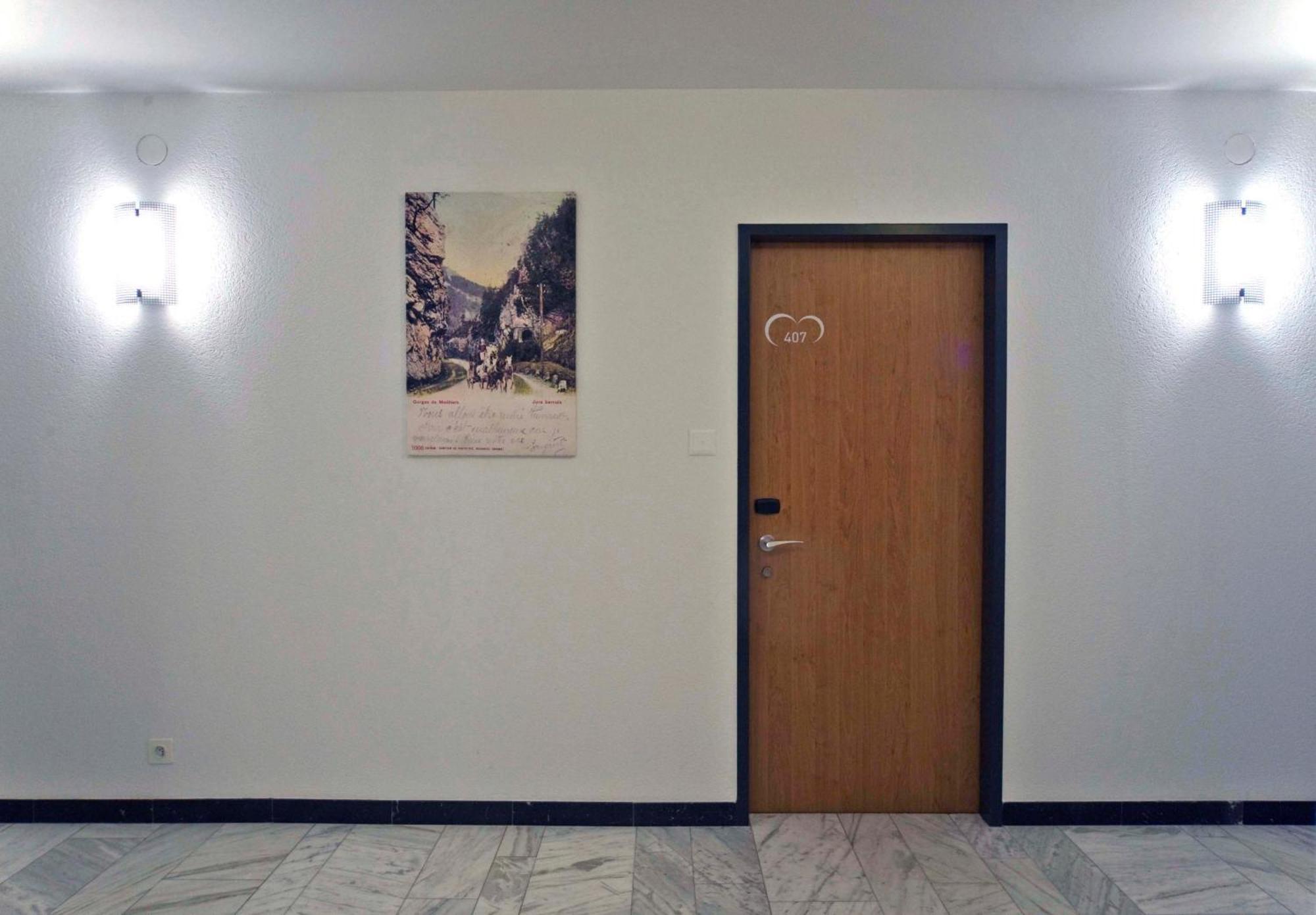 Hotel Oasis Moutier Экстерьер фото